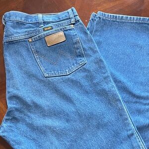 Wrangler Relaxed Fit Denim Jeans size 42 x 32
